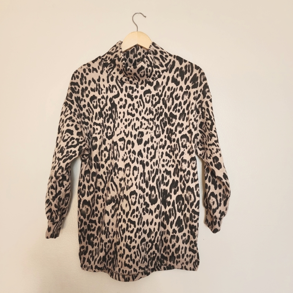 Leopard Print Mock Tutleneck Long Sweater Size Small